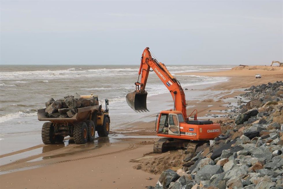 Obras en la playa de Matalascañas.