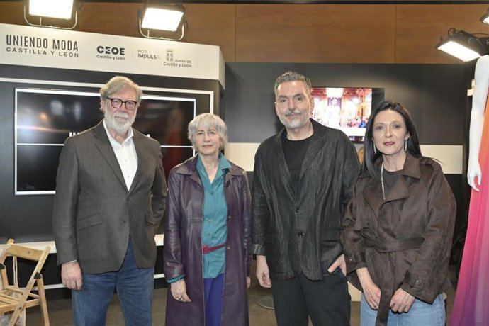 De izq a dcha, el presidente de CEOE Castilla y León, Santiago Aparicio; la directora ejecutiva de ACME, Pepa Bueno; el presidente de ACME, Juan Duyos, y la secretaria general adjunta de CEOE Castilla y León, Natalia Martín. 