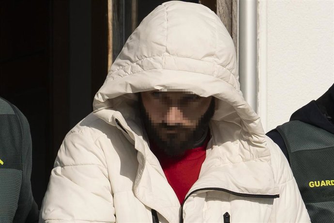 Archivo - El presunto asesino del joven Soufian a su salida del juzgado de  O Porriño.