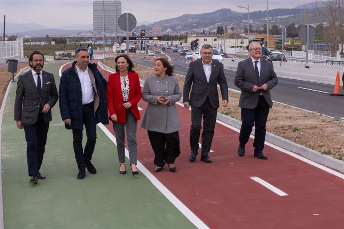 La Junta de Andalucía ha inaugurado este viernes la plataforma reservada para autobuses y vehículos de alta ocupación (BUS-VAO) en la carretera entre La Zubia y Granada