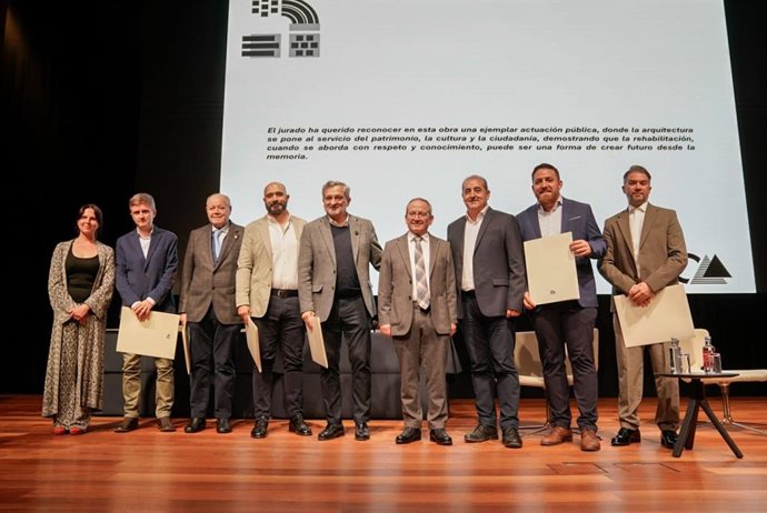 La Diputación de Almería recibe el Premio ARCO por la rehabilitación del Hospital Provincial.