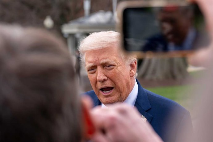 20 March 2026, US, Washington: US President Donald Trump speaks to the press before heading to Florida. Photo: Joey Sussman/ZUMA Press Wire/dpa