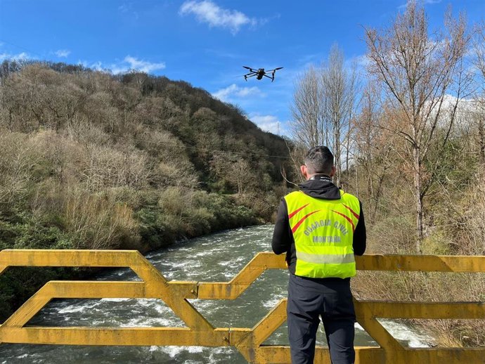 Búsqueda de la mujer desaparecida en días anteriores.