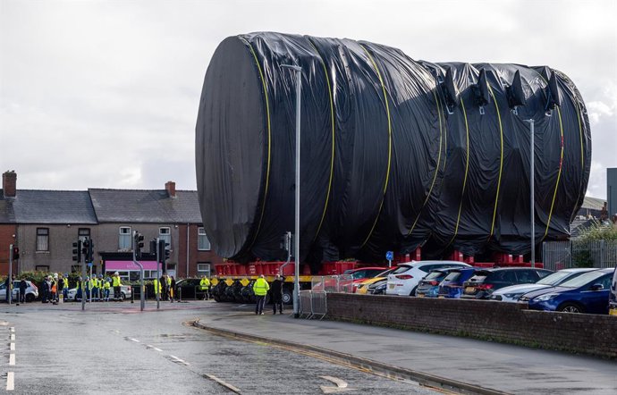 Archivo - March 18, 2025: A section of a Dreadnought-class submarine has been moved by BAE Systems at its Barrow-in-Furness shipyard, marking a key milestone in the construction of the Royal Navy's next generation of ballistic missile submarines...The Dre