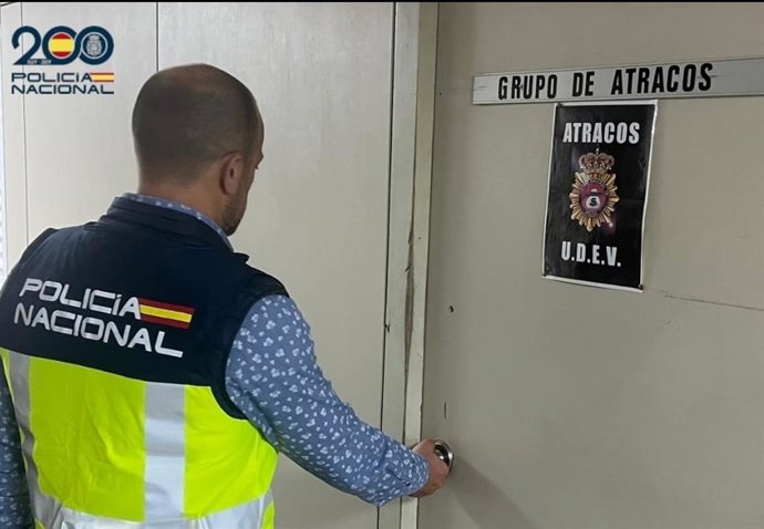 Dos detenidos por atracar a punta de pistola un local de la calle Manacor