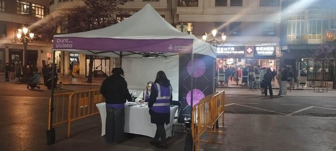 Imagen de un punto violeta durante estas Fallas