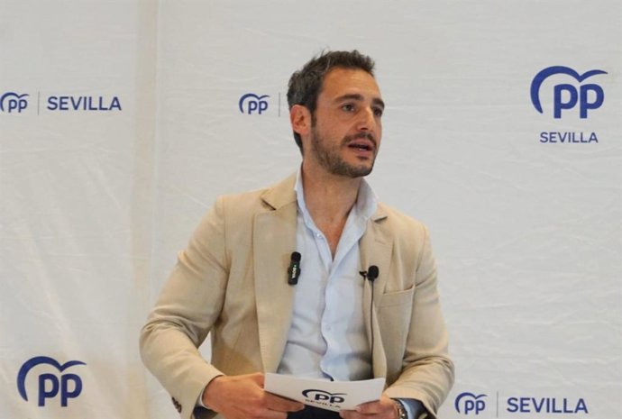El secretario general del PP de Sevilla, Agustín Aguilera.