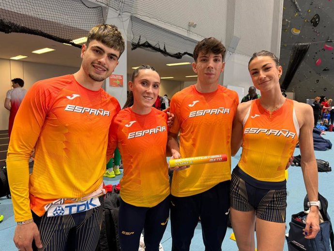 A equipe mista espanhola de revezamento 4x400 metros, composta por Markel Fernández, Paula Sevilla, David García Zurita e Blanca Hervás