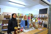 Foto: El Ayuntamiento de Jerez (Cádiz) completa oferta comercial de Mercado de Federico Mayo con apertura de una herboristería