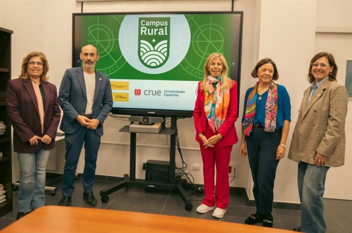 La subdelegada del Gobierno en Huelva, María José Rico, en la presentación de Campus Rural 2026.