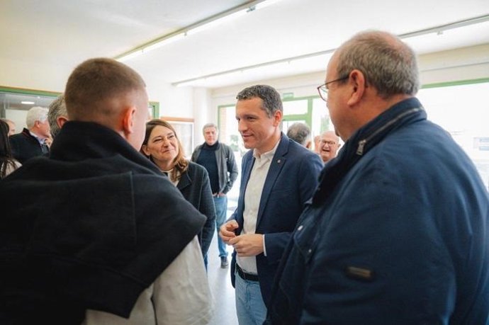 El conseller de Agricultura de la Generalitat, Òscar Ordeig, durante el encuentro