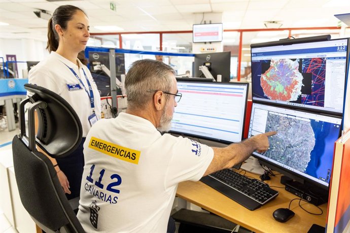 Archivo - El Centro Coordinador de Emergencias y Seguridad (CECOES) 112 Canarias, dependiente de la Consejería de Política Territorial, Cohesión Territorial y Aguas del Gobierno de Canarias, gestionó, durante el pasado año, un total de 19.968 llamadas rea