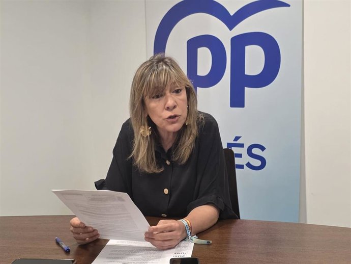 Archivo - La portavoz del PP en el Ayuntamiento de Avilés, Esther Llamazares.