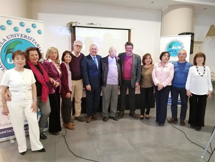Acto de celebración del XX Aniversario de la Asociación de Alumnos Mayores de la Universidad de Cádiz (AUM).