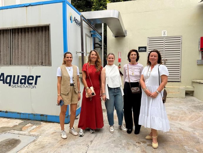 La presidenta del Govern, Marga Prohens, en su visita al proyecto de Piñero en Cayo Levantado