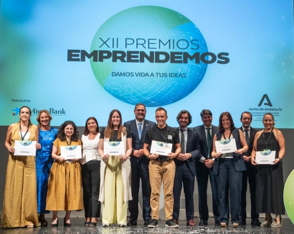 Imagen de los galardonados de la 12 edición de los 'Premios Emprendemos'.