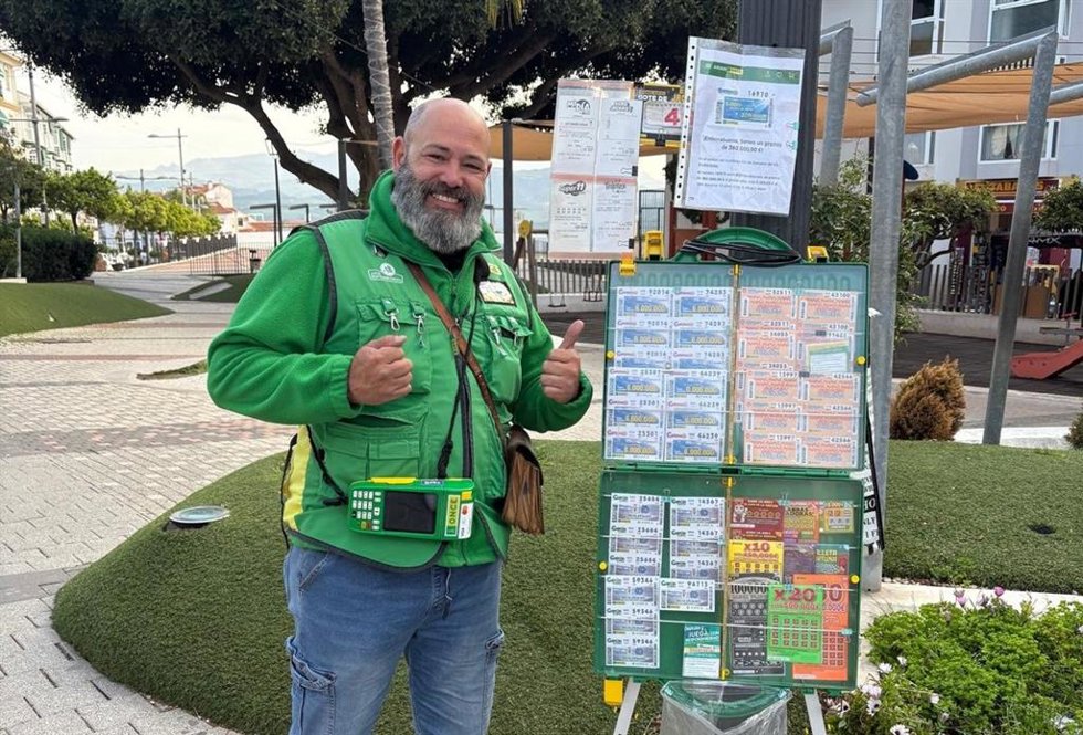 Alejandro Fernández, el vendedor de los dos premios.