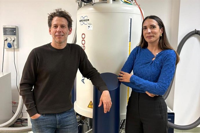 Los investigadores de la Universidad de Almería Ignacio Fernández de las Nieves y Ana Cristina Abreu.