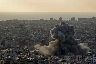 Archivo - Imagen de archivo de un ataque israelí contra el sur de Líbano.