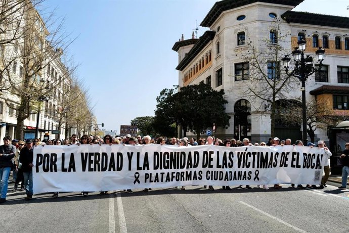 Medio millar de personas marcha en silencio por Santander y pide actuar para que las muertes del Bocal "no sean en vano"