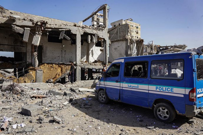 Archivo - Arquivo - 31 de janeiro de 2026, Cidade de Gaza, Faixa de Gaza, Território Palestino: Imagem da destruição após o exército israelense ter atacado uma delegacia de polícia no bairro de Sheikh Radwan, na Cidade de Gaza, em 31 de janeiro de 2026. S