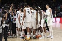El Real Madrid toma el Palau de un frágil Barça