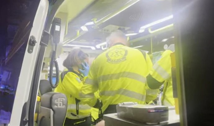 Samur-PC atiende a un menor de 14 años con dos heridas por arma blanca