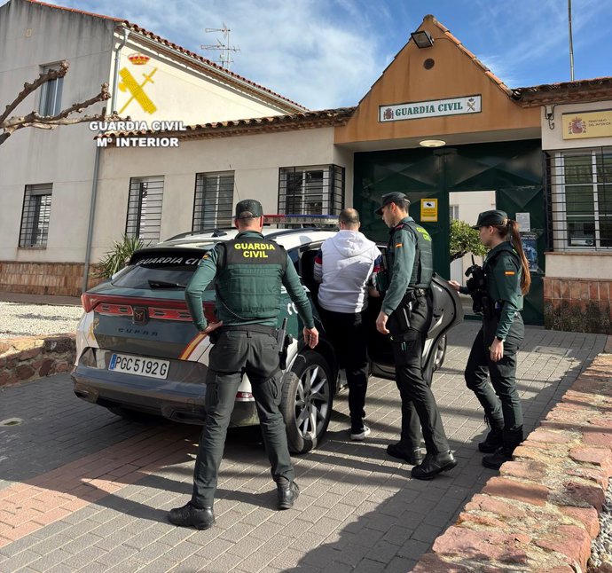 Detingut un home per set robatoris en vehicles a Sant Joan de Moró