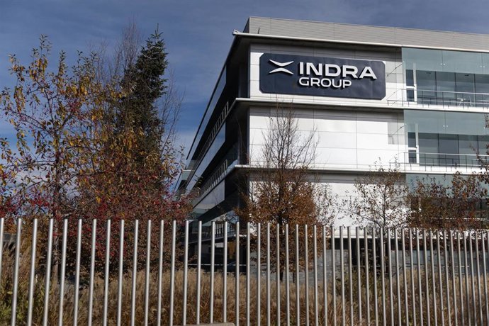 Archivo - Fachada de la sede de Indra, a 25 de noviembre de 2025, en Alcobendas, Madrid (España).
