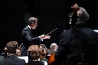 La ROSS "explora el sonido americano" en su noveno programa de abono en el Teatro de la Maestranza de Sevilla