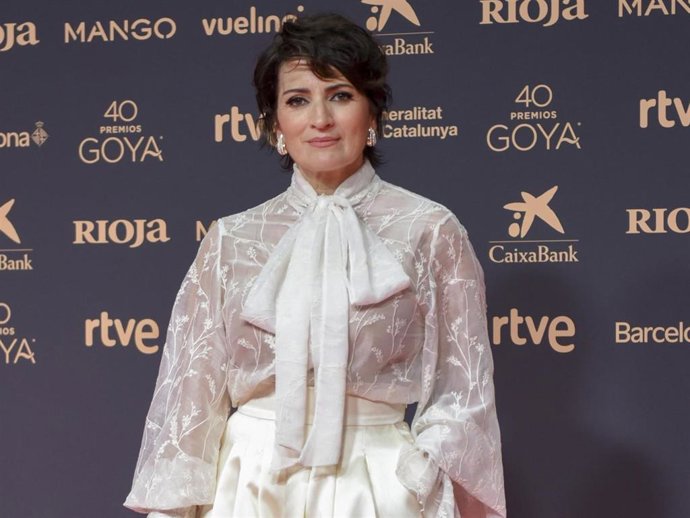 La actriz y humorista Sílvia Abril posa en la alfombra roja de la 40º edición de los Premios Goya