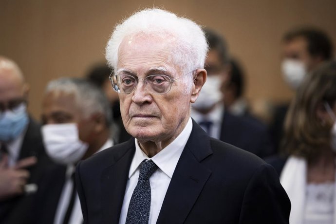 Archivo - October 16, 2021, Paris, France, France: Former Prime Minister and Minister of Education Lionel Jospin attends the unvailing of a memorial plaque at the French Education ministry, one year after Paty was beheaded by an extremist after showing hi