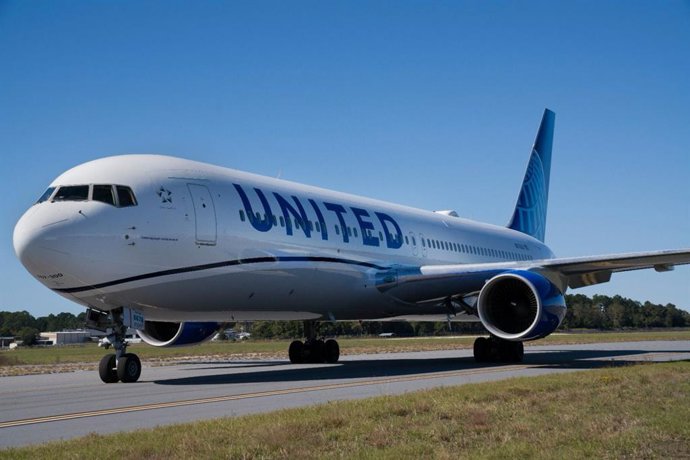 Archivo - Un avión de United Airlines