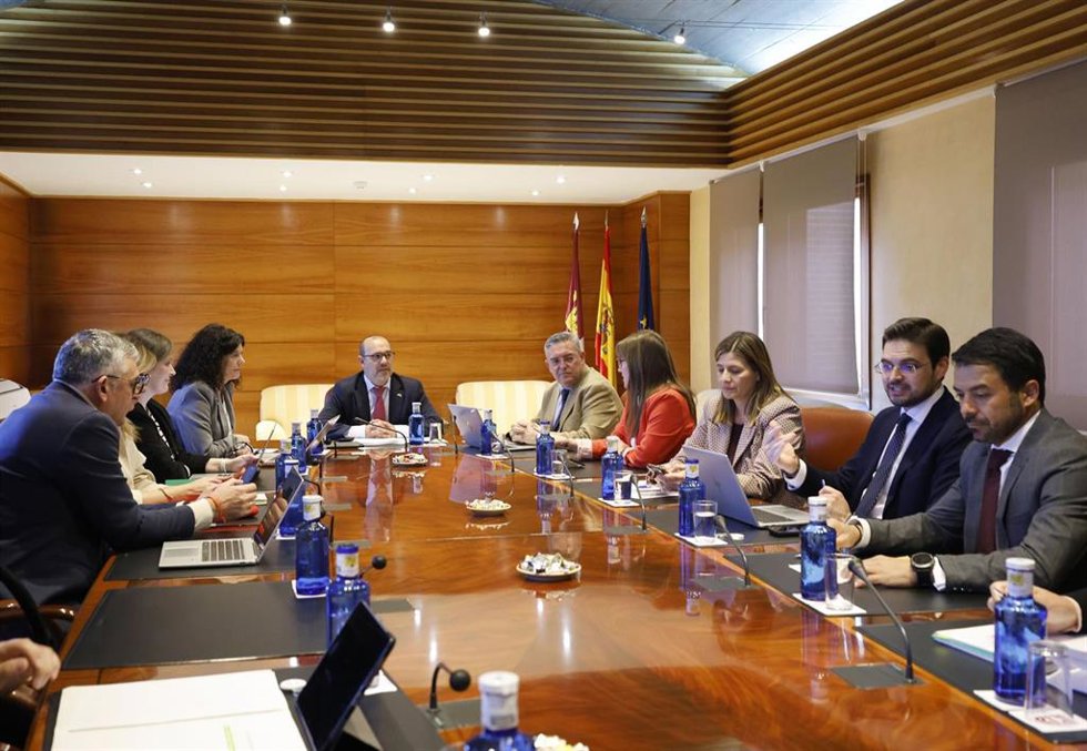 Mesa de las Cortes de C-LM.