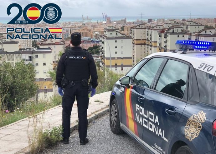 Imagen de archivo de un agente de la Policía Nacional en Málaga.