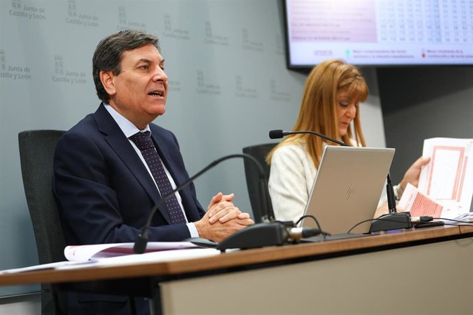 Fernández Carriedo presenta los datos de la Contabilidad Regional