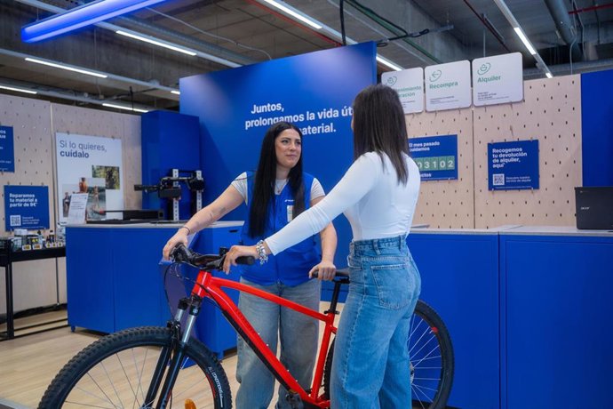 Decathlon inicia el proceso de selección para formar el equipo de su nueva tienda en Madrid.