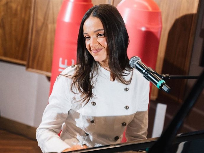 Clinique apuesta por Claudia Arenas como su nueva embajadora de 'make up'