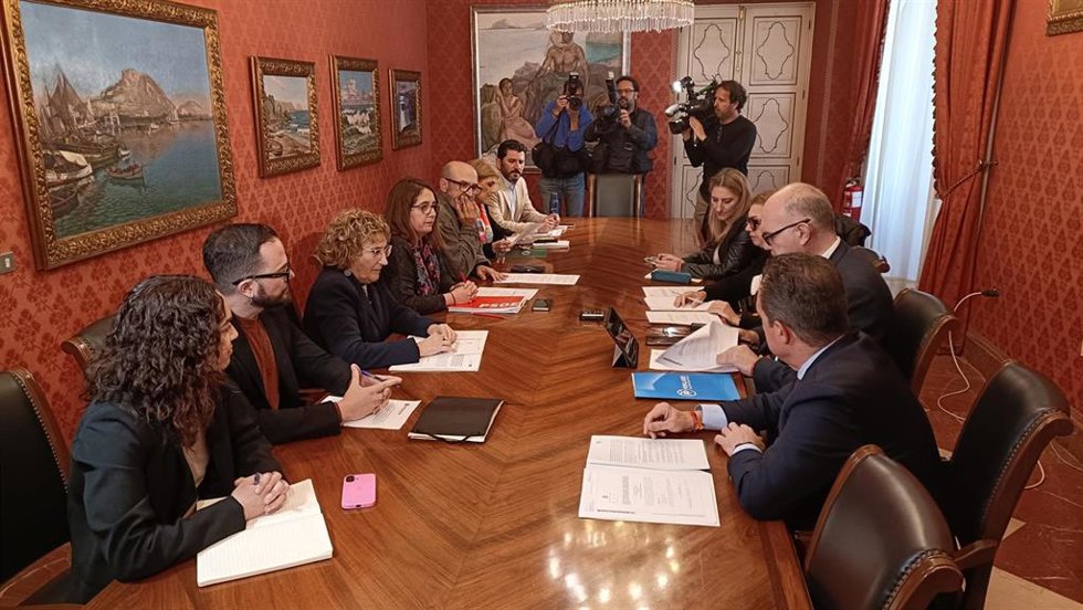 Sesión constitutiva de la comisión del Ayuntamiento de Alicante sobre las viviendas de protección pública (VPP)