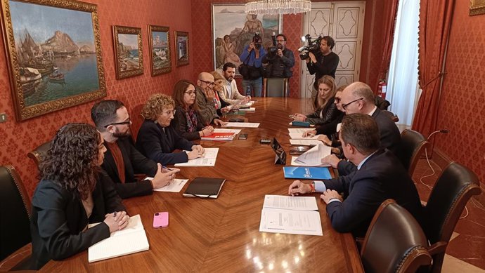 Sessió constitutiva de la comissió de l'Ajuntament d'Alacant sobre els habitatges de protecció pública (VPP)