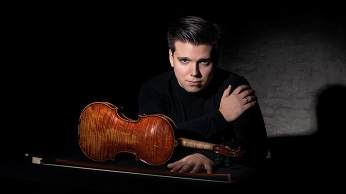 La Sinfónica de CyL interpretará este sábado obras de Brahms en el decimocuarto programa de abono. En la foto,  el violinista Sergei Dogadin,.