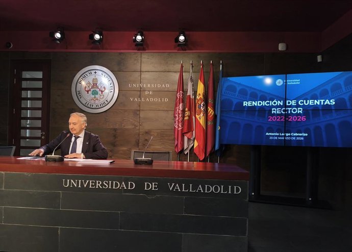 El rector de la Universidad de Valladolid (UVA), Antonio Largo, durante la rueda de prensa de su mandato.