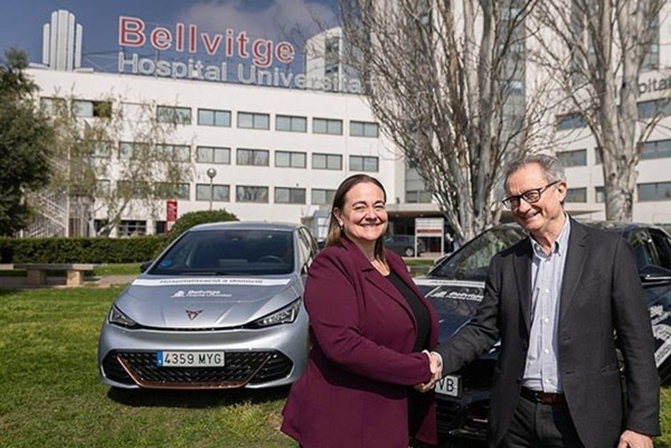 La directora de la Fundación Seat Cupra, Patricia Such, en la entrega de vehículos