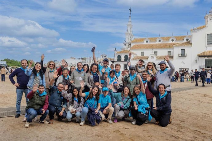 Casi 400 participantes en la V edición del "Camino del Rocío Sin Barreras" con el apoyo de Voluntariado CaixaBank.