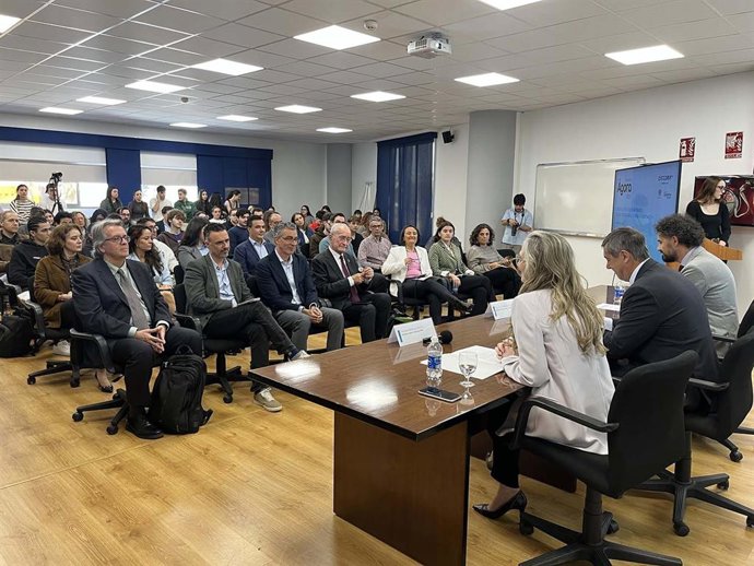 El encuentro 'Gestión de Recursos a través de las Tecnologías de Nueva Generación', dirigidp por la catedrática y especialista en humanidades digitales Nuria Rodríguez Ortega.