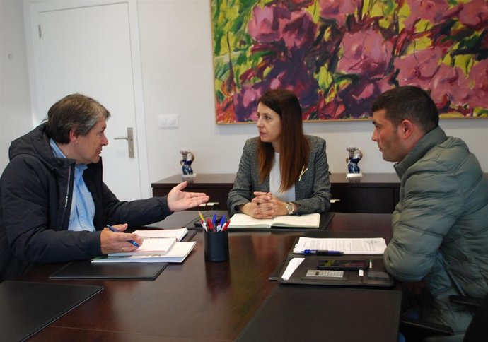 La conselleira de Medio Rural, María José Gómez, en la reunión con Asaga