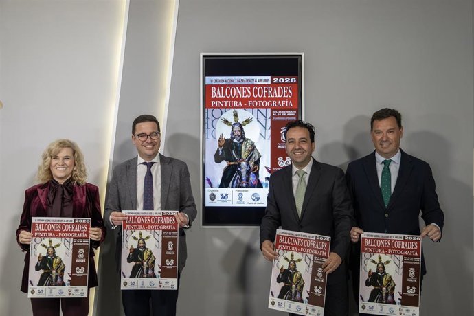 Archivo - Presentación de la VI edición del Certamen de Balcones Cofrades en el Ayuntamiento de Huelva.