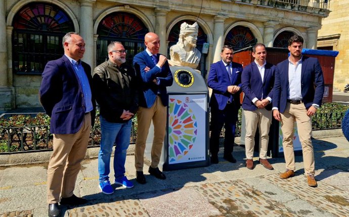 El Ayuntamiento de León, Ecovidrio y la Asociación Hostelería de León han presentado este lunes el nuevo 'Plan Integral León Recicla Vidrio'.