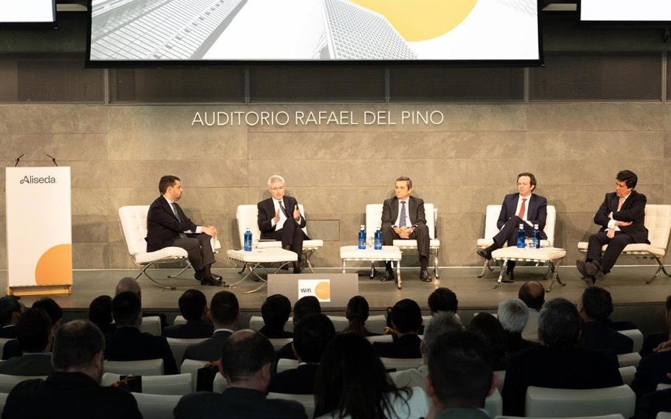 Mendiluce interviene durante el debate