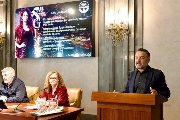 El diputado de Régimen Interior y Empleado Público, Francisco Toajas,  en el acto conmemorativo del Día Internacional de las Mujeres organizado por UGT Andalucía